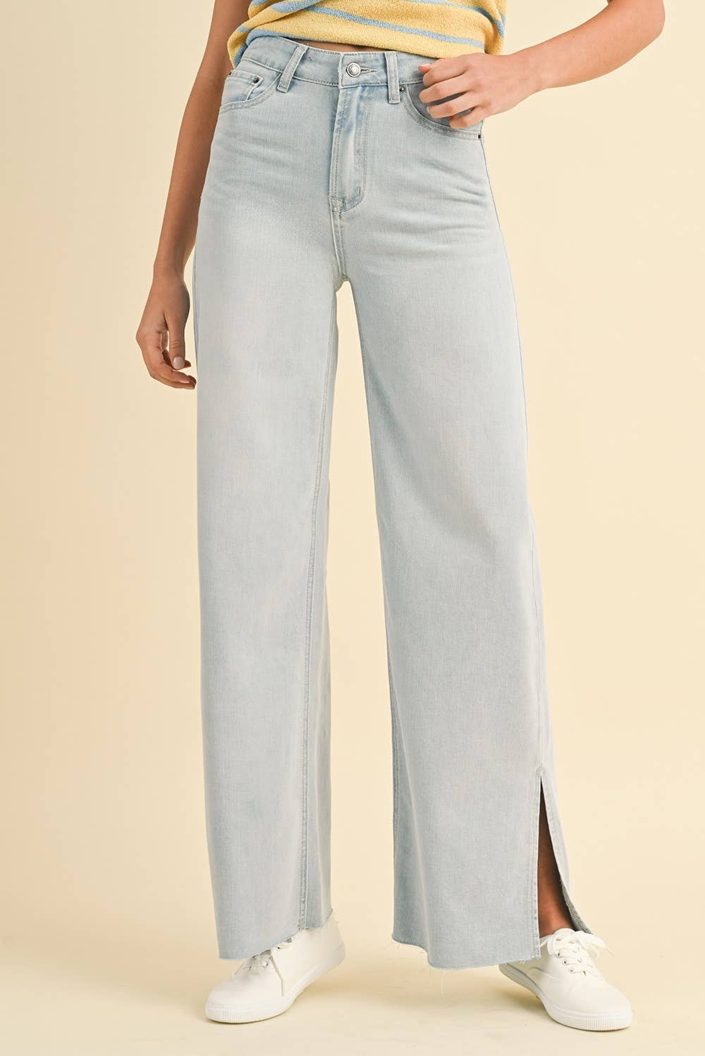 Side Slit Detailed High Rise Wide Jean Light Wash