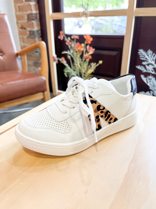 MIA Girls Courtnee Sneaker Leopard